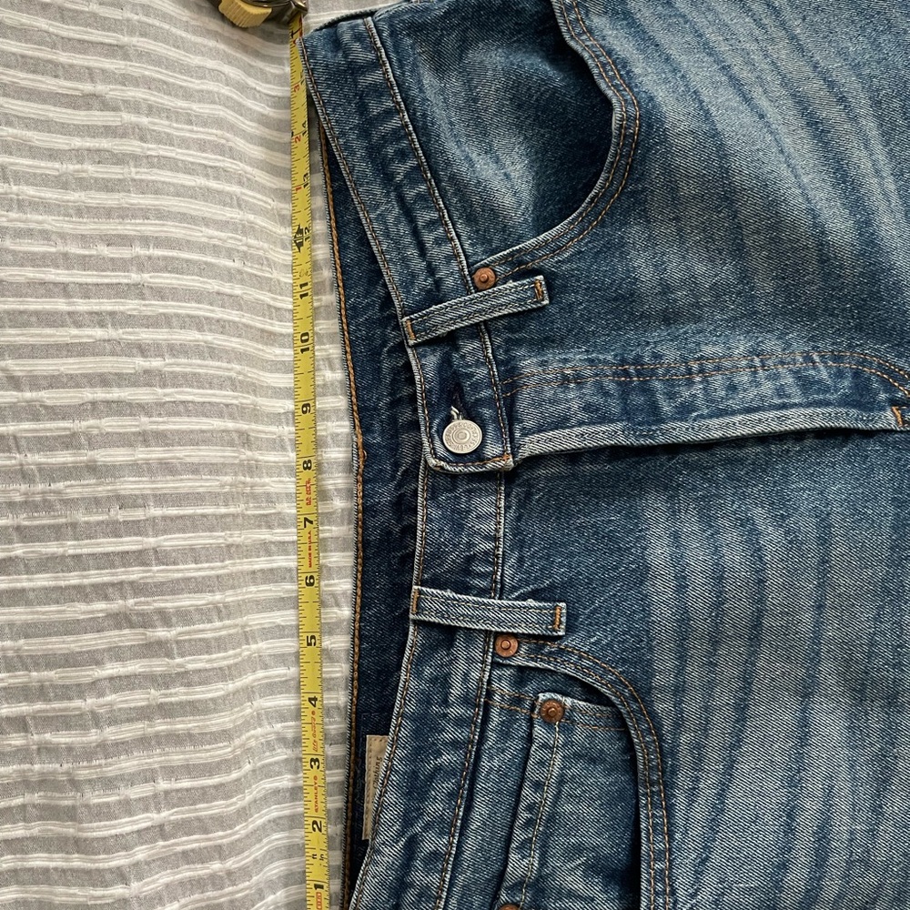 Levi's Women's 501 Original Cropped Jeans Size 31 New - Picture 4 of 12